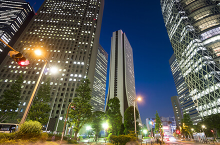 私たちは千葉県八街市・千葉市を中心に電気工事一式を行っております。